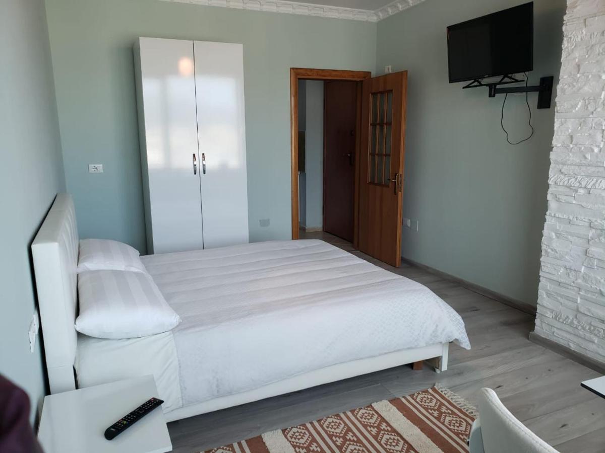 Agroni Rooms Тирана Екстериор снимка